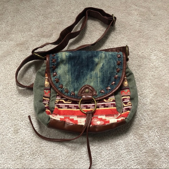 Icing Handbags - 💥2/$25💥 NWOT Boho Crossbody Bag by Icing